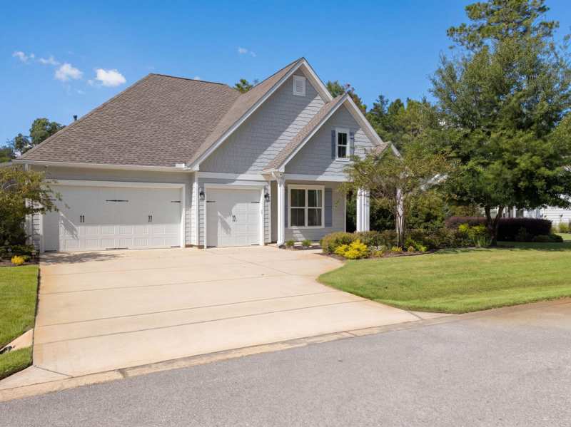 4 bedroom Detached Single Family at 77 J Hunters Way, Magnolia Beach 2nd Addn, Freeport — photo 1