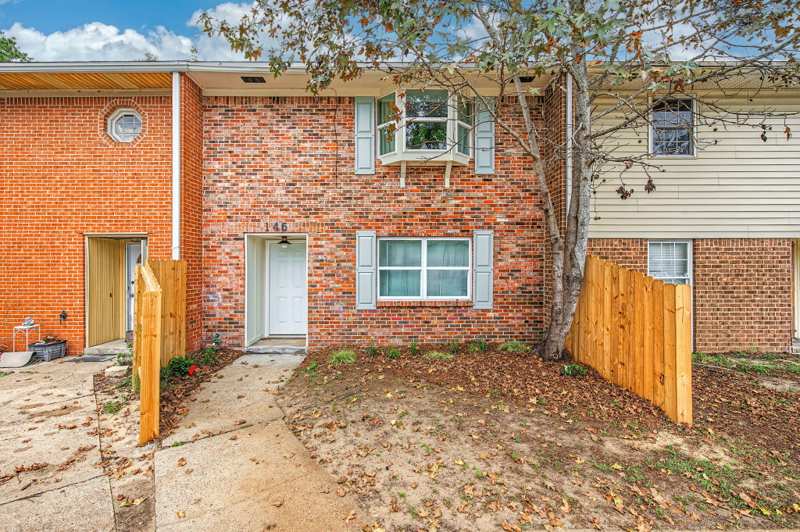 3 bedroom Townhouse at 146 Valencia Drive, Valencia Arms, Fort Walton Beach — photo 1