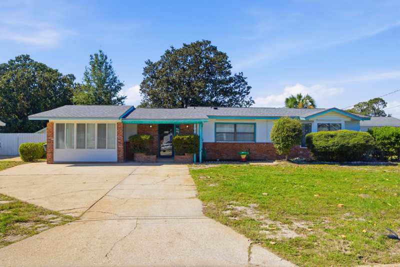 3 bedroom Detached Single Family at 104 SW Cedar Avenue, Seabreeze 5th Add Lot 17 Blk C, Fort Walton Beach — photo 1