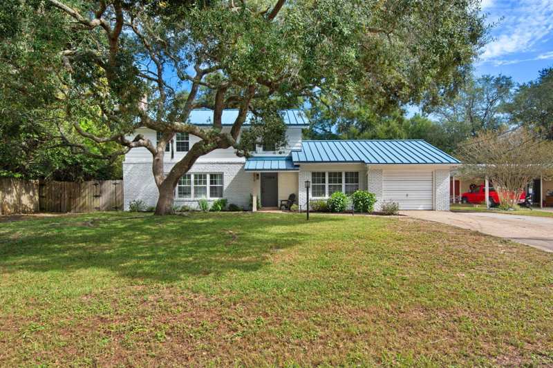 3 bedroom Detached Single Family at 576 Pocahontas Drive, Colony Estates, Fort Walton Beach — photo 1