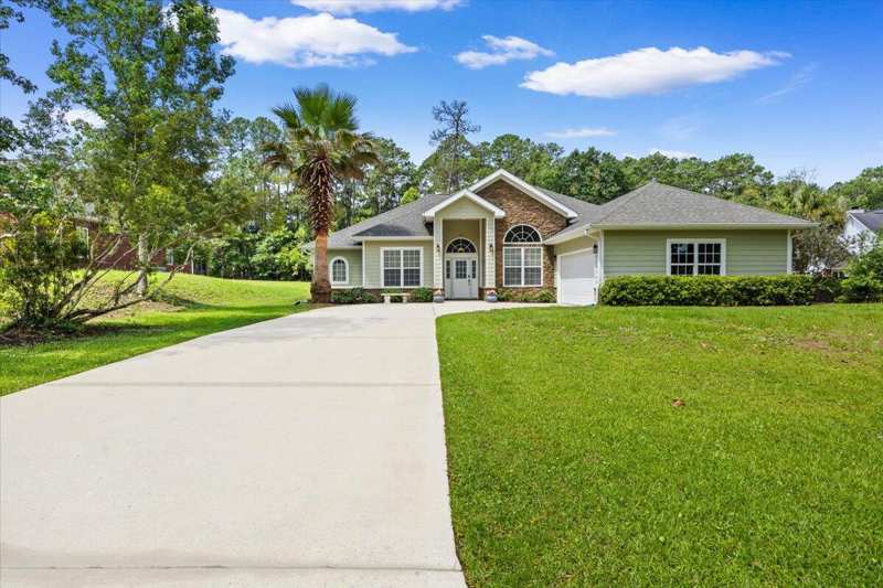 3 bedroom Detached Single Family at 103 Par Court, Country Club Estates 1 Of Crestview, Crestview — photo 1