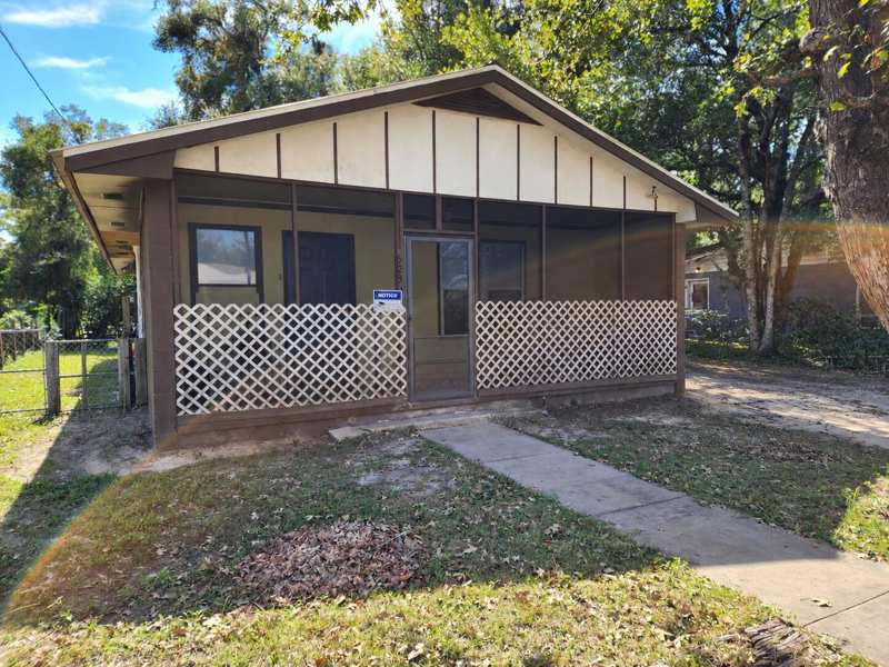 3 bedroom Detached Single Family at 623 W Griffith Avenue, Crestview, Crestview — photo 1