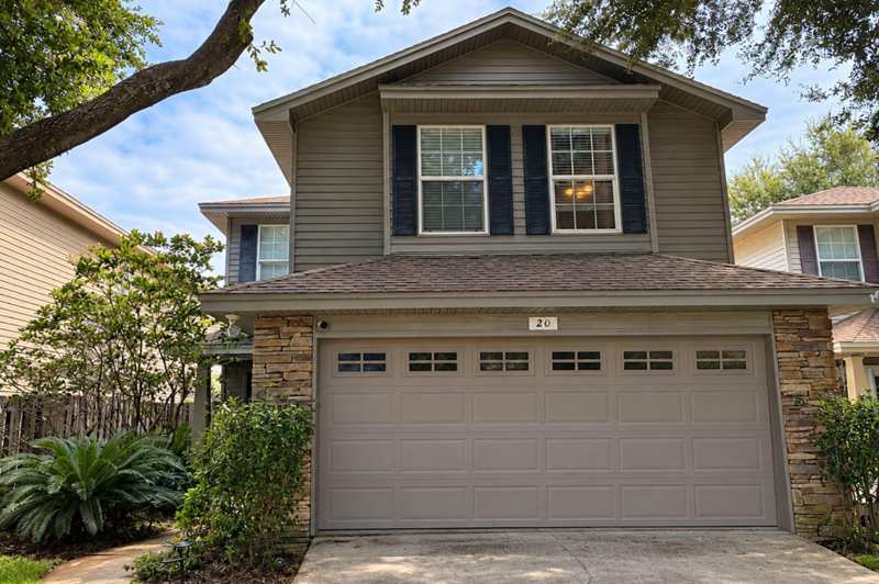 5 bedroom Detached Single Family at 20 3Rd Street, Summerwood, Shalimar — photo 1