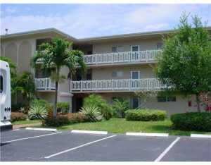 2 bedroom Condominium at 2687 N Garden Drive #204, Lake Clarke Gardens Condo 5, Lake Worth — photo 1