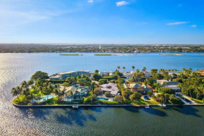 5 bedroom Single Family Residence at 748 Island Drive, Everglades Island 2, Palm Beach — photo 1