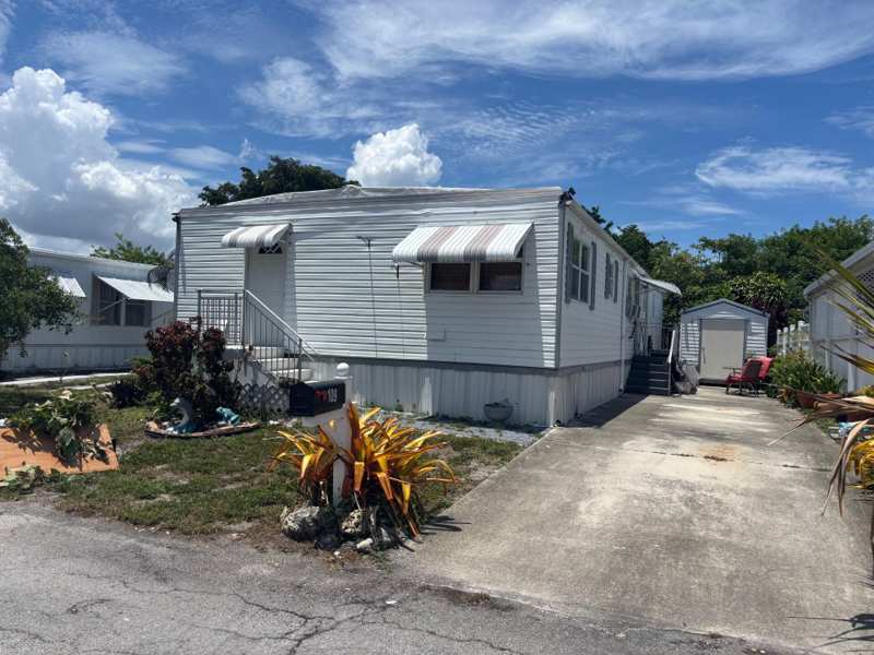 3 bedroom Mobile Home at 109 NW 50th Street, Country Knolls, Deerfield Beach — photo 1