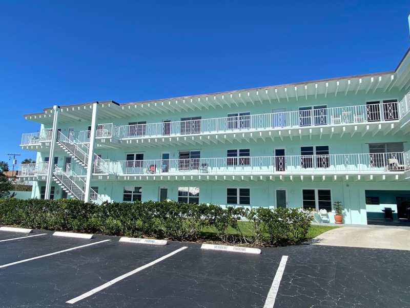 1 bedroom Stock Cooperative at 219 Lakeview 102 Avenue #102, Emerald House Inc 219 Lakeview Ave Lantana FL, Lantana — photo 1