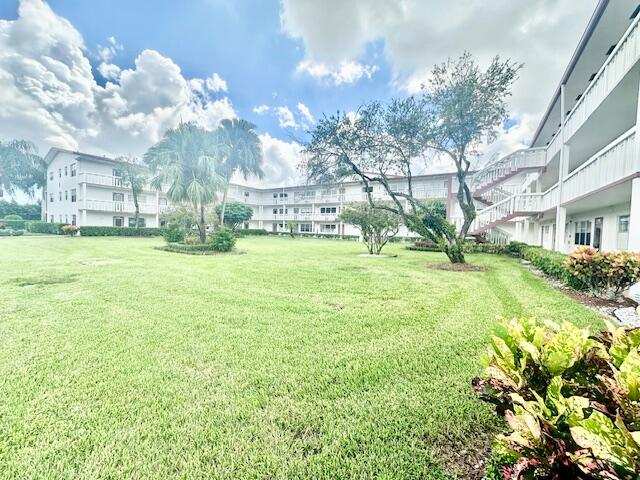 1 bedroom Condominium at 583 Fanshaw N, Century Village, Boca Raton — photo 1
