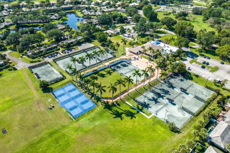 2 bedroom Condominium at 11863 Wimbledon Circle #416, Tennis Lodges No 1 Cond Decl Filed 4-2-79 Or3034P1180 & Amend 3091P694 & 3115P1534, Wellington — photo 1