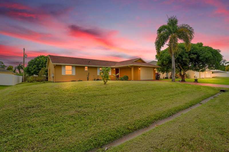 3 bedroom Single Family Residence at 1652 SW Crawford Avenue, Port St Lucie Section 7, Port St. Lucie — photo 1