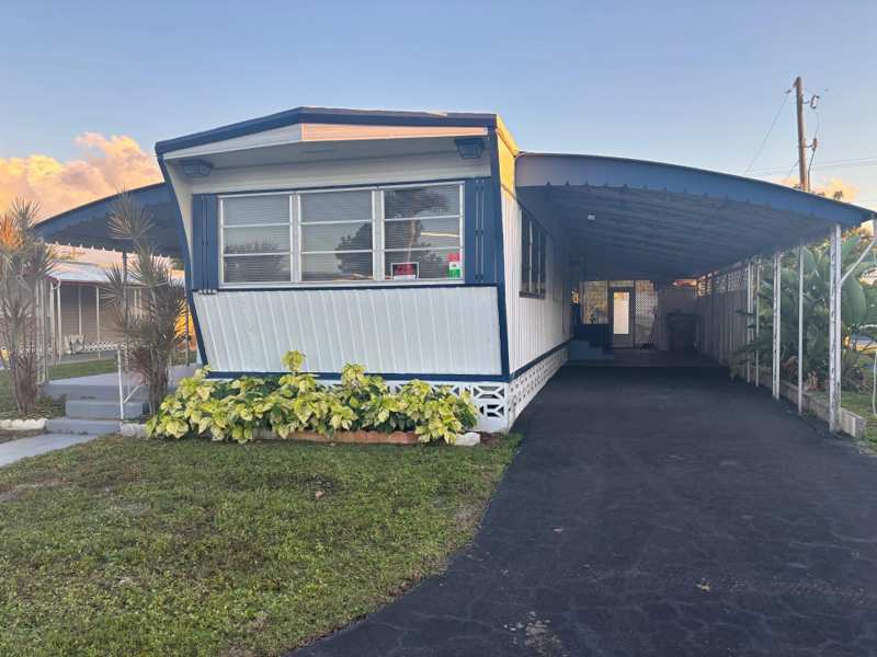 2 bedroom Mobile Home at 562 NE 47th St, Lot 393, Breeze Hill Resort Mobile Home Park, Deerfield Beach — photo 1