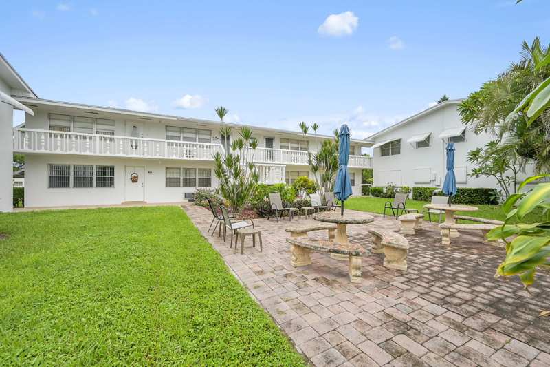 1 bedroom Condominium at 312 Sheffield M, Sheffield Condos A To Q | Century Village, West Palm Beach — photo 1