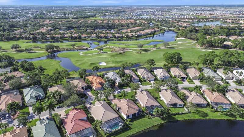 2 bedroom Single Family Residence at 8918 First Tee Road, Pod 33 At The Reserve Phase 1 Kingsmill, Port St. Lucie — photo 1