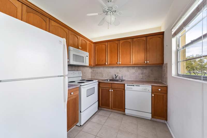 2 bedroom Condominium at 200 Dorset E, Century Village, Boca Raton — photo 1