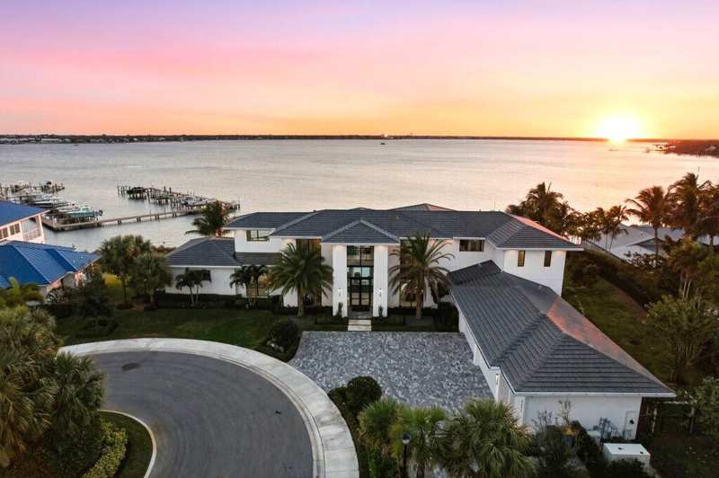 5 bedroom Single Family Residence at 1271 NE Langford Lane, Langford Landing, Jensen Beach — photo 1