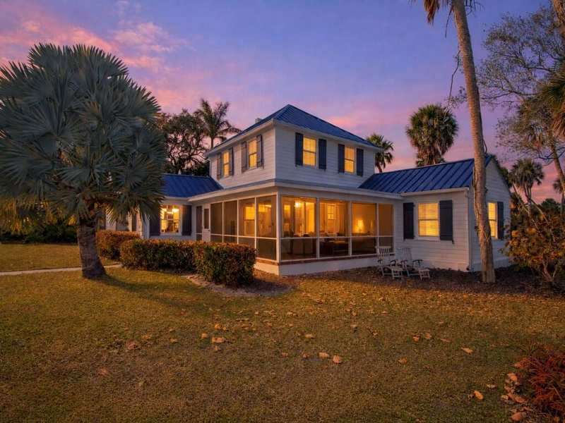 3 bedroom Single Family Residence at 3001 N N Indian River Drive, Saint Lucie Village, Fort Pierce — photo 1