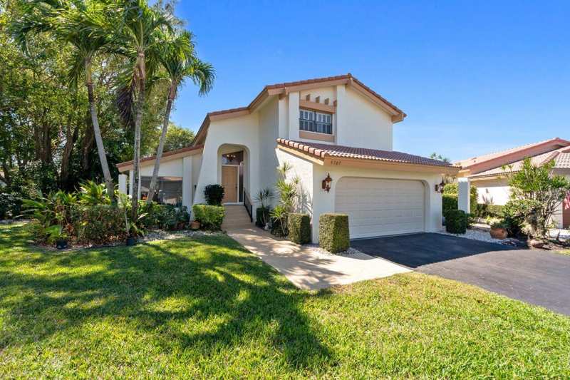 4 bedroom Single Family Residence at 5787 Lakeview Mews Place, Indian Spring - The Mews, Boynton Beach — photo 1