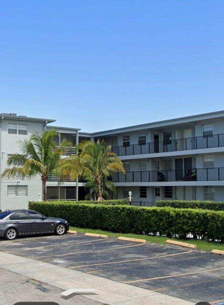 1 bedroom Condominium at 1100 NE 1st Court #305, Lsolei At Hallandale Beach, Hallandale Beach — photo 1