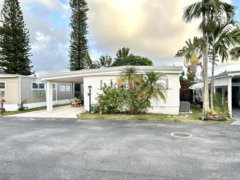 2 bedroom Mobile Home at 1541 S 32nd Avenue, Title # 3657116 - 3657117 and In # 41725 - 41725B, Hollywood — photo 1