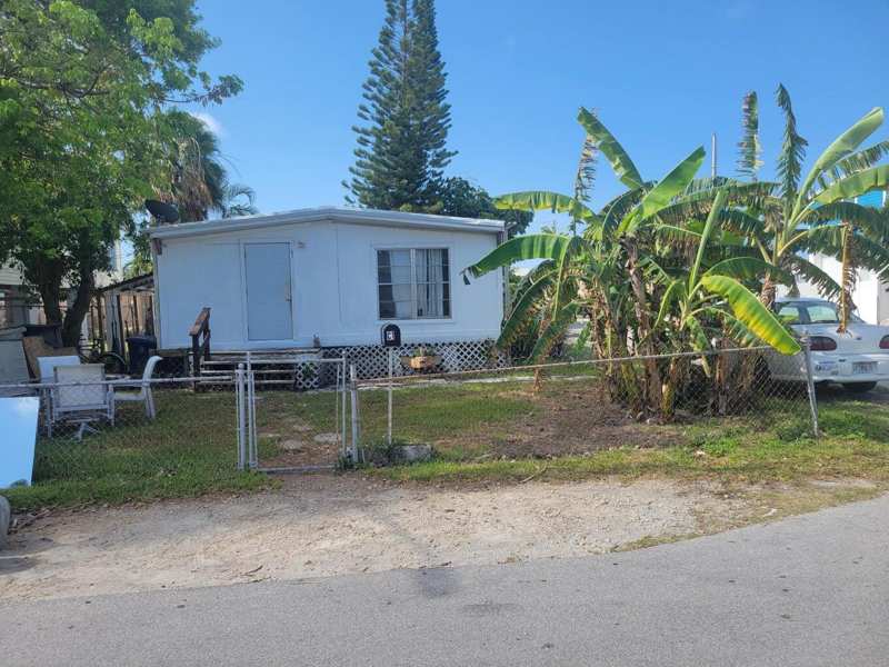 4 bedroom Mobile Home at C1 9th Ave, Lincoln Gard. No. 2 (5.0), Stock Island — photo 1