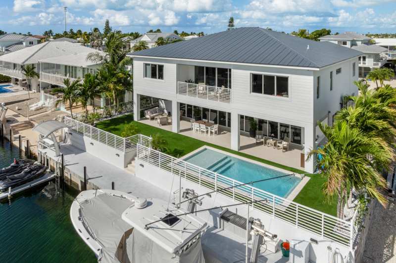 5 bedroom Single Family Residence at 88 W Plaza Del Lago, Port Antigua (74.5), Lower Matecumbe — photo 1