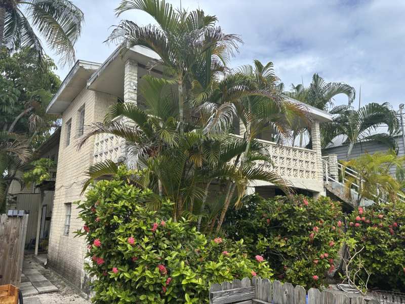 7 bedroom Multi-Units at 909 Grinnell Street, Old Town - Unlisted (1.0), Key West — photo 1