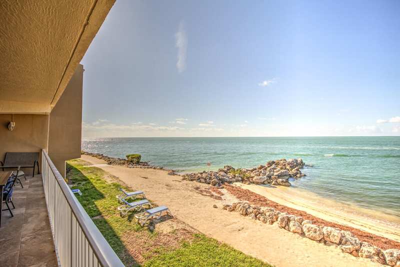 3 bedroom Condominium at 1133 W Ocean Drive #13, Key Colony Point (53.5), Key Colony — photo 1