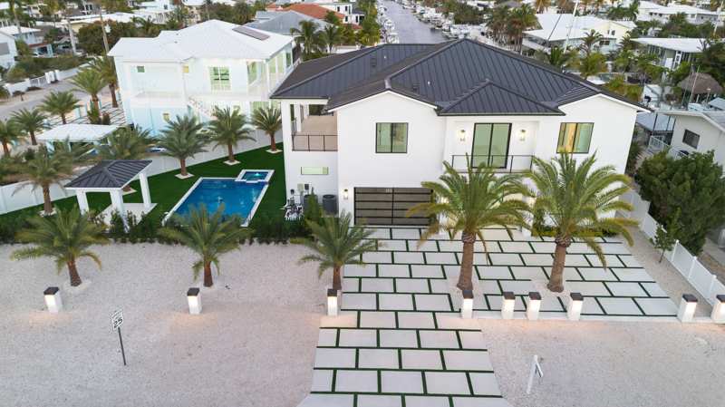 6 bedroom Single Family Residence at 258 Caribbean Drive, Port Largo (100.0), Key Largo — photo 1