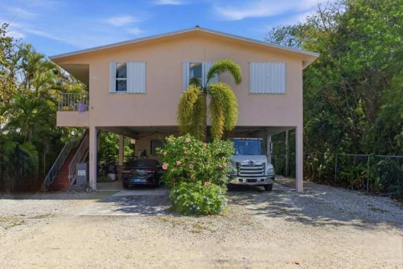 4 bedroom Single Family Residence at 181 Dove Lake Drive, Ocean Park Village (92.5), Key Largo — photo 1