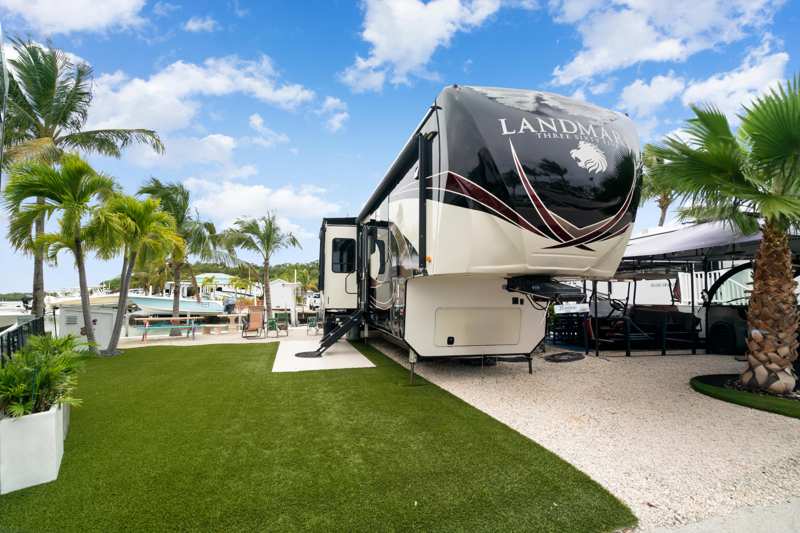 1 bedroom Mobile Home at 325 Calusa Street #222, Calusa Campground (101.5), Key Largo — photo 1