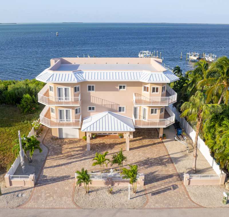 5 bedroom Single Family Residence at 112 N Bounty Lane, Buccaneer Point (98.0), Key Largo — photo 1