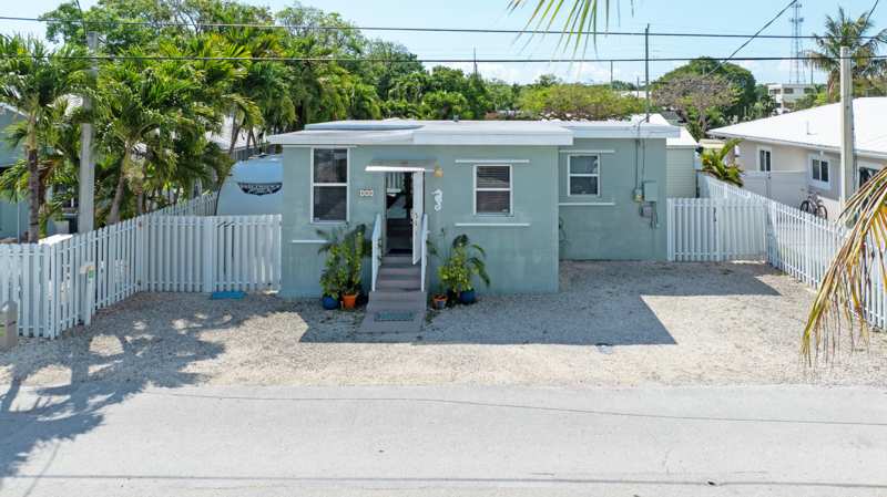1 bedroom Single Family Residence at 30 Orange Drive, Key Largo Park (101.0), Key Largo — photo 1