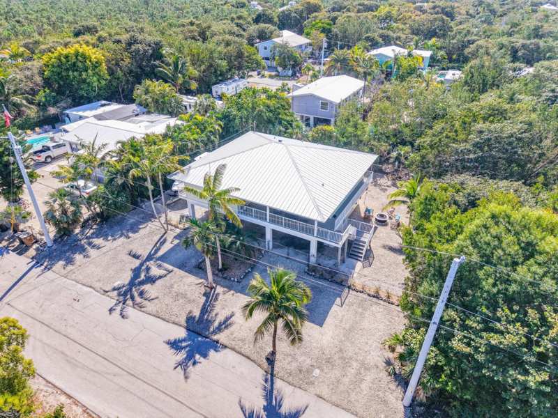 3 bedroom Single Family Residence at 29160 Primrose Lane, Eden Pines Colony (29.0), Big Pine Key — photo 1