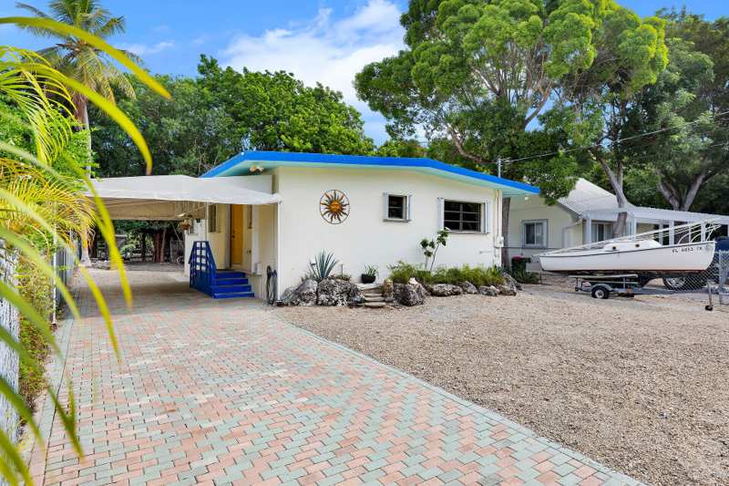 3 bedroom Single Family Residence at 110 Indian Avenue, Harris Ocean Park (93.0), Key Largo — photo 1