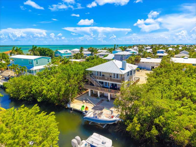4 bedroom Single Family Residence at 27383 Saint Martin Lane, Breezeswept Bch Est (27.5), Ramrod Key — photo 1