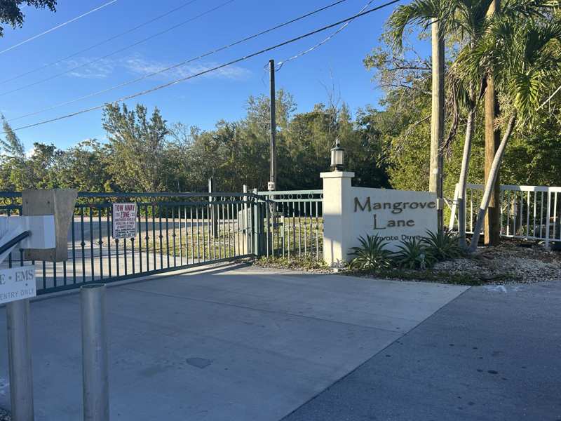 3 bedroom Single Family Residence at 22 Mangrove Lane, Lake Surprise Properties (106.0), Key Largo — photo 1