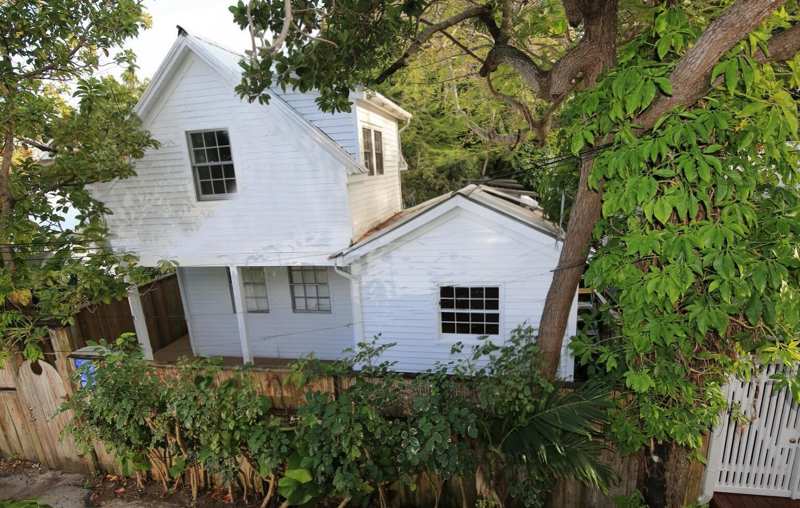 3 bedroom Single Family Residence at 614 Roberts Lane, Key West, Key West — photo 1