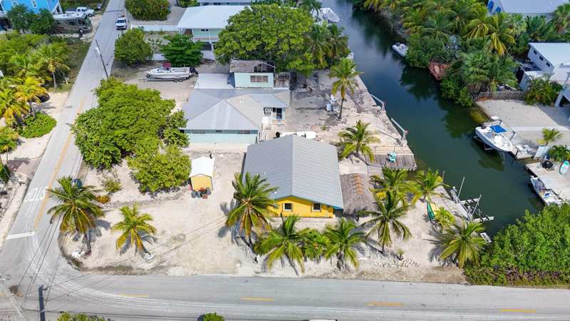 2 bedroom Single Family Residence at 28441 Meyer Avenue, Mates Beach (28.5), Little Torch Key — photo 1