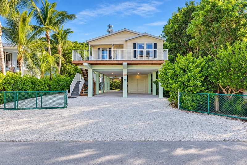 3 bedroom Single Family Residence at 308 Vaca Road, Lake Surprise Properties (106.0), Key Largo — photo 1