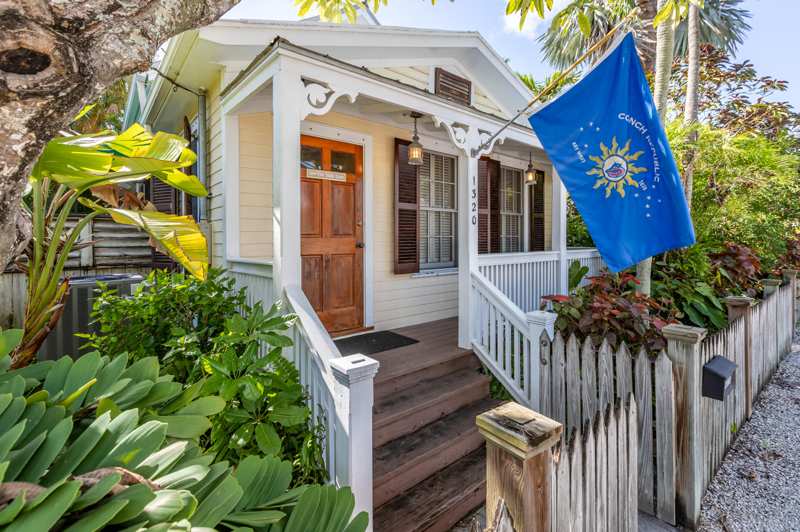 4 bedroom Single Family Residence at 1320 Eliza Street, Knights Sub (2.0), Key West — photo 1