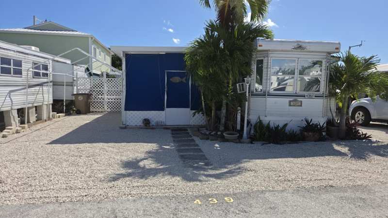 2 bedroom Mobile Home at 325 Calusa Street ## 439, Calusa Campground (101.5), Key Largo — photo 1