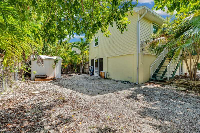 3 bedroom Single Family Residence at 31107 Avenue I, Sands Sub (31.0), Big Pine Key — photo 1