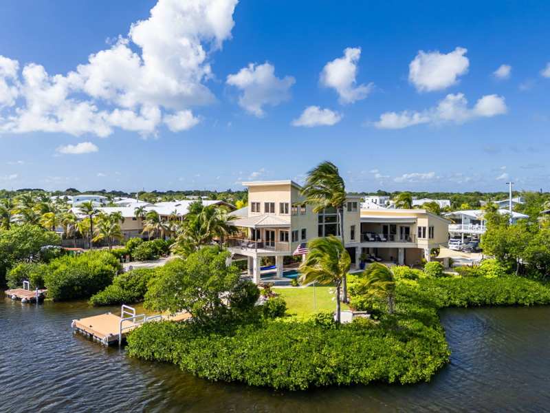 3 bedroom Single Family Residence at 813 Blue Heron Lane, Winston Waterway (102.0), Key Largo — photo 1