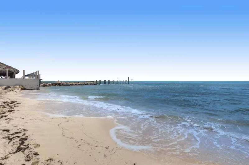 4 bedroom Half Duplex at 360 3rd St Ocean Street, Key Colony Beach (53.5), Key Colony — photo 1