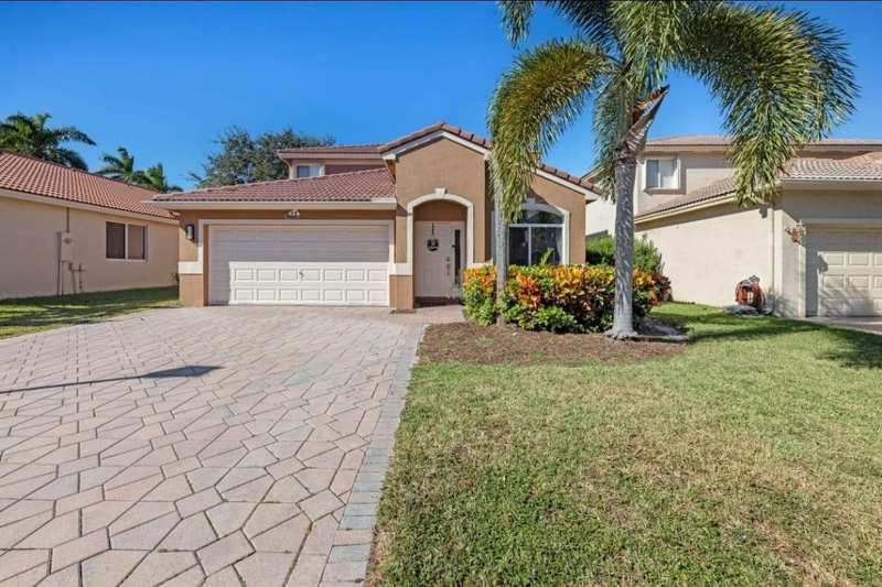 4 bedroom Single Family Residence at 4647 Waycross Drive, Banyan Trails, Coconut Creek — photo 1