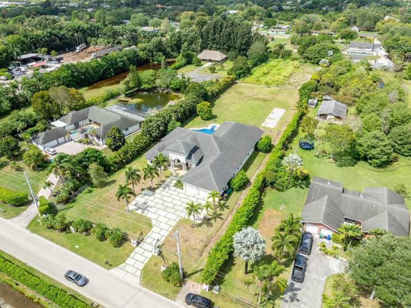 6 bedroom Single Family Residence at 5941 SW 185th Way, Everglades Land Co Sub 1-, Southwest Ranches — photo 1