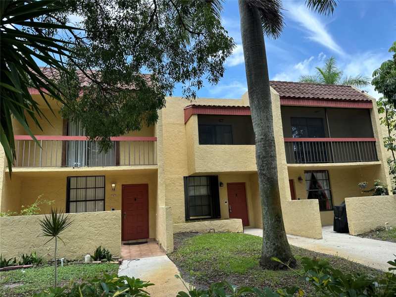2 bedroom Townhouse at 745 SE 1st Way #97, Vista Gardens, Deerfield Beach — photo 1