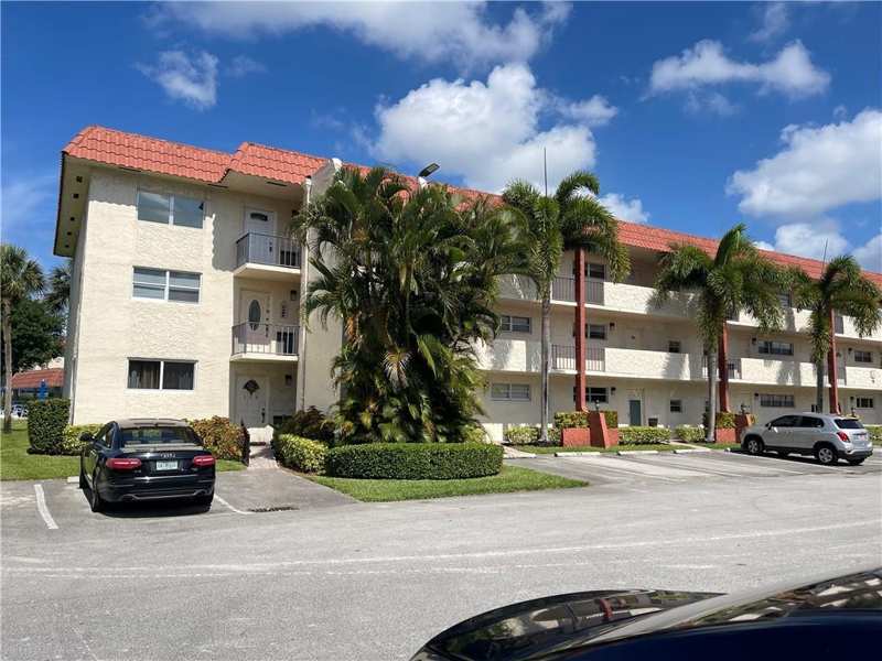 2 bedroom Condominium at 9410 N Hollybrook Lake Drive #310, Hollybrook Golf & Tennis, Pembroke Pines — photo 1