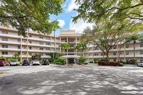 3 bedroom Condominium at 3800 Oaks Clubhouse Drive #110, No 70 Palm-Aire Country Club, Pompano Beach — photo 1