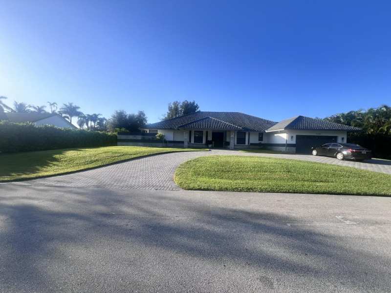 4 bedroom Single Family Residence at 11740 Hermitage Drive, Plantation Acress, Plantation — photo 1